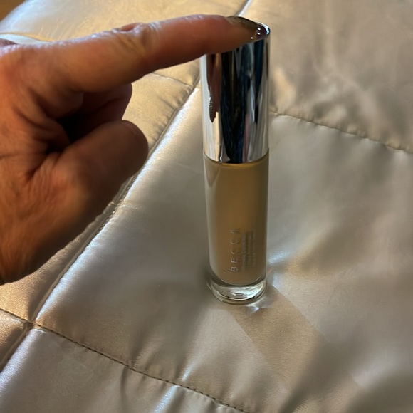 Becca, ultimate coverage 24 hour foundation In Shell(Color) - Picture 4 of 5